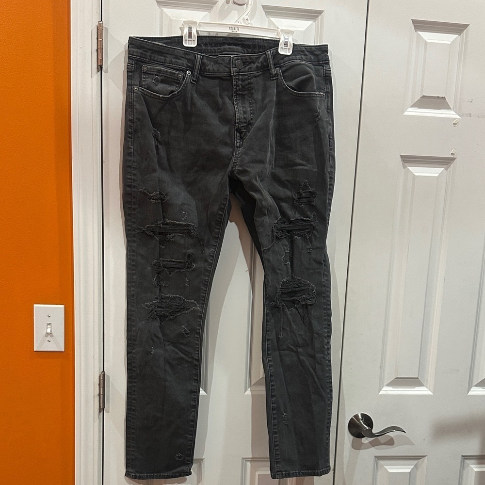 NWOT American Eagle Outfitters Men's Charcoal Distressed Skinny Jeans size 36\32
